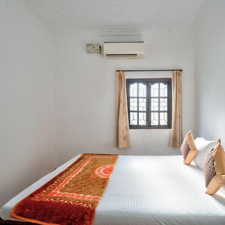 Om Sai Guest House 칼랑굿 외부 사진