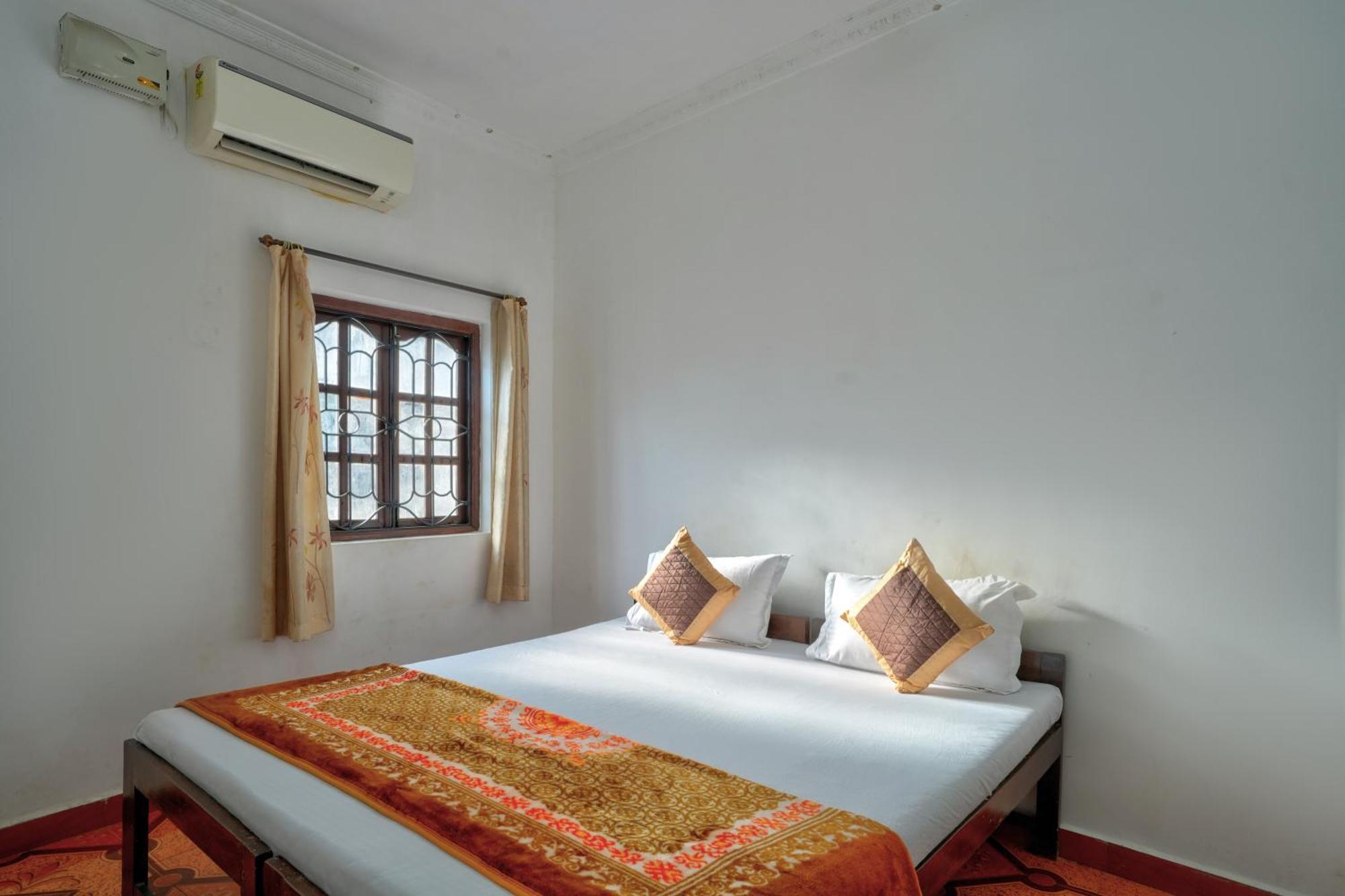 Om Sai Guest House 칼랑굿 외부 사진